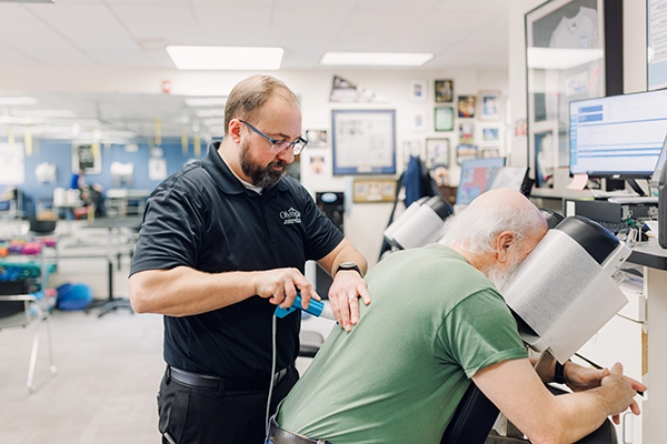 Chiropractor Elmhurst IL David Pollitz Treating Back Pain